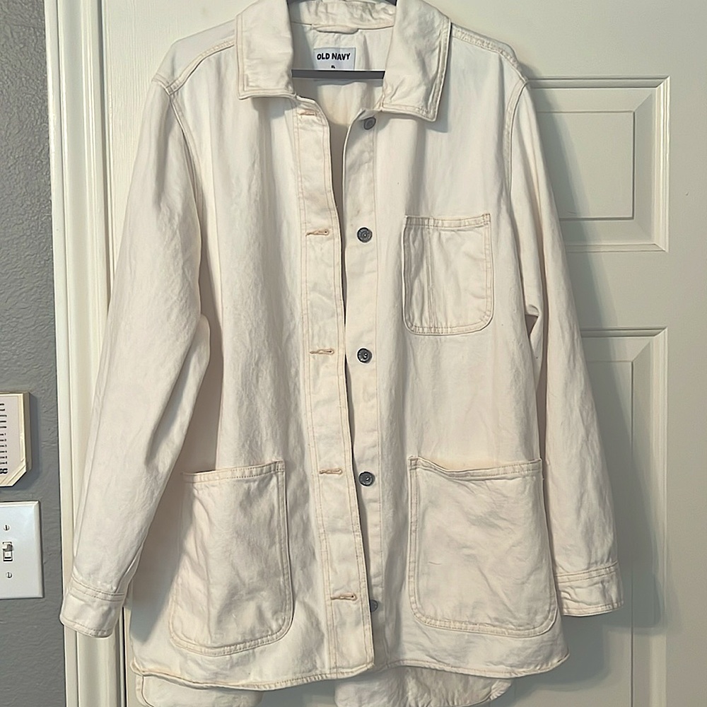 Off-white denim oversized jacked from Old Navy. Light weight and barely worn.